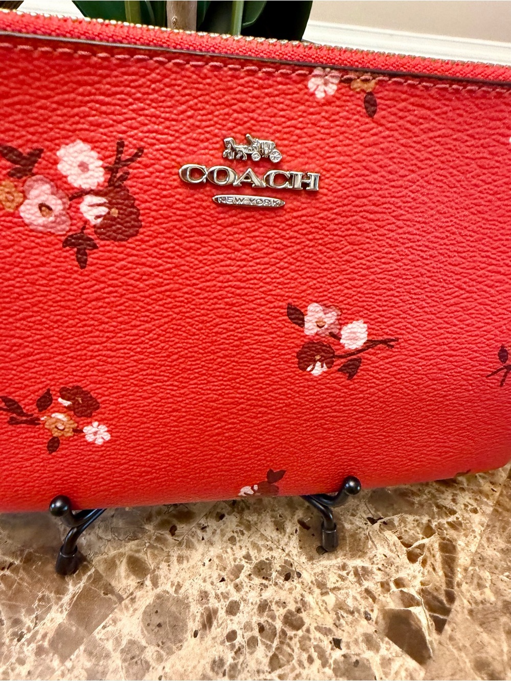 Coach Large Wristlet in Baby Bouquet Print Red Multi - Picture 3 of 10